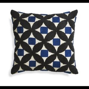 Set of 2 18x18 Gillis crate & barrel Pillow Covers